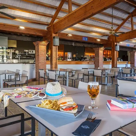 依思迪瓦埃尔多拉多度假酒店 4* 坎布里尔斯